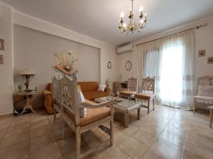 Antique Apartment 2
