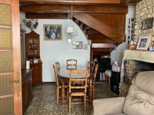 Maisons de vacances Agreable ancienne maison de ville : Maison 3 Chambres