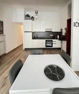 LA Home - Puzzle House