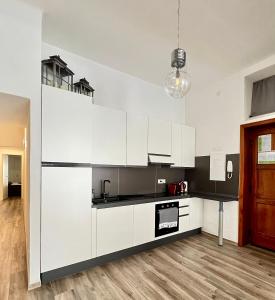 LA Home - Puzzle House