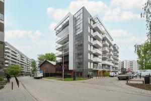 Mieszczańska Modern Apartment with Balcony & Free Parking Wrocław by Noclegi Renters