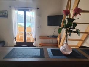 Apartment Liscia sea view, restaurant and supermarket 50m