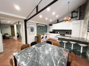 Urban Flat 161 - Sublime 4BDR Luxury Flat in Paris