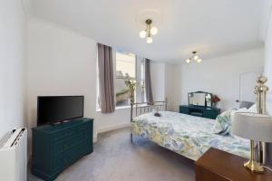 Loveliest Homes Torquay - 3 bed, 2 bathroom, balcony, parking