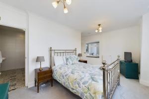 Loveliest Homes Torquay - 3 bed, 2 bathroom, balcony, parking