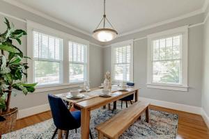 The Marvelous Miss Margrave-Close to USC- Jackson-Zoo