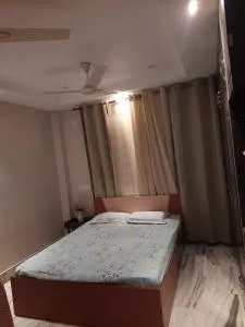 Riverside Palm 1BHK with AC and Terrace Access near Kamakhya temple - Amingaon