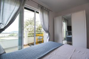 Private heated pool and jacuzzi #House Sandra