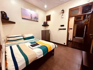 Sumptuous 1BHk Couple friendly - Gomti Nagar