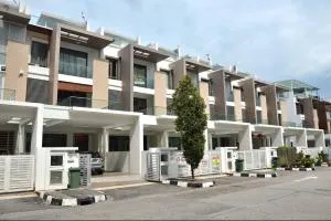 5BR 3Storey Cozy Gelugor Homestay 15pax - Georgetown