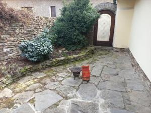 Chalupa v obci Radenín