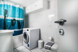 Gazi apartment with Acropolis views