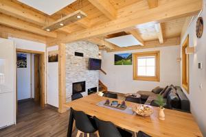 Cottage Osojnik - Alpine escape with Wellness