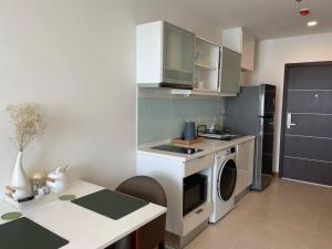 The Astra Condo B1406-Self check in