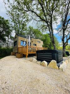 Appartements Tiny La Truffiere-SPA-Insolite : photos des chambres