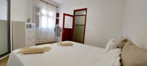 Ten Minutes From Airport - 1