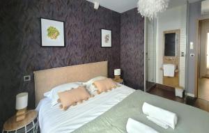 LEau Vive Jacuzzi et Sauna en vieille ville 5