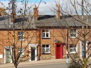 Cosy Devon Town House and Garden with BBQ - Whimple