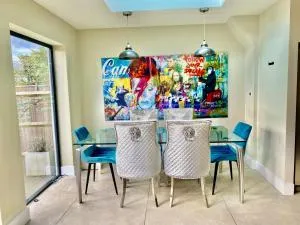 Quirky Home - Morden