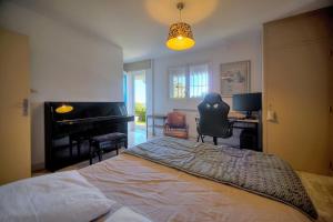 FRGK Villa Le Petit Bois Panoramic View, Lush Garden Ultra-Fast Wi-Fi near Cannes