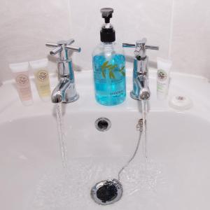 GuestReady Modern 2BR Home by Anfield Stadium