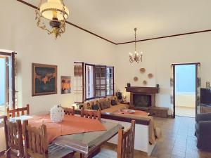 Mairis SummerHouse - seaside, en-suite, 2-bedroom summerhouse