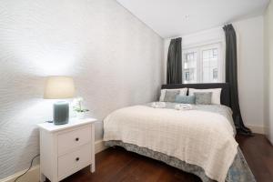 Host Wise - Rustic Central Flats