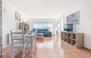 3 Bedroom Lovely Apartment In Palamos - Vall-Llobrega