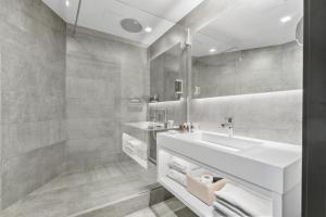 Dancing House - Tančící dům hotel