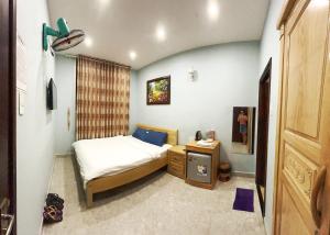 1996 Da Lat Hotel