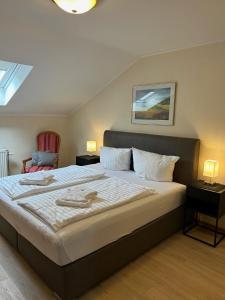 Chiemgau Comfort B8 Ferienwohnung Oberaudorf mit direktem Bergblick auf den Kaiser sowie Hallenbad und Sauna