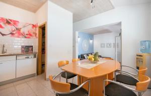 Awesome Home In Pozla Gora