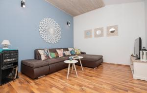 Awesome Home In Pozla Gora