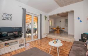 Awesome Home In Pozla Gora