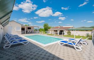 Awesome Home In Pozla Gora