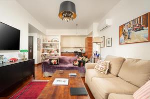 Luxury City One-bedroom Apartment