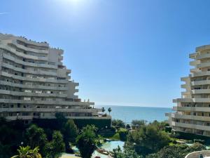 Benalbeach Apartment with Sea & Garden View