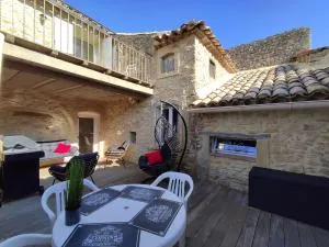 Maison de village cosy avec terrasse privée - Fontarèches
