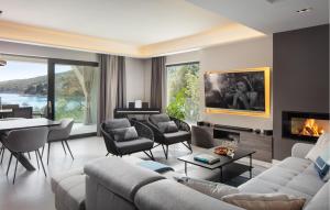 5 Bedroom Lovely Home In Sveta Marina 