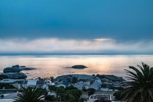 Stylish Penthouse with 180 degree Ocean Views!