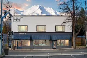 Summit Lofts Boutique Hotel - دونسموير