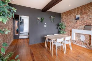 Charming Two-Bedroom River Side Apartment