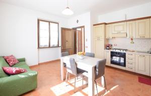 1 Bedroom Beautiful Home In Porchiano