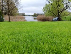 Domki w Dolinie OSTOJA I, Święta i Sylwester w Nowoczesnych Domkach z Kominkiem nad Jeziorem