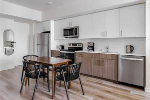 Blueground Hayward pool outdoor kitchens SFO-1695