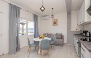 2 Bedroom Nice Apartment In Rogotin