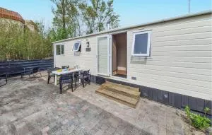 2 Bedroom Cozy StaCaravan In Makkum - Cornwerd