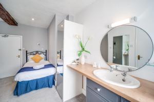 Single Room room in The Beaufort Hotel