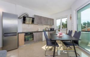 Gorgeous Apartment In Barbat With Wi-Fi 