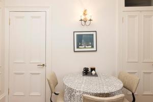 JOIVY Stylish Flat near Calton Hill